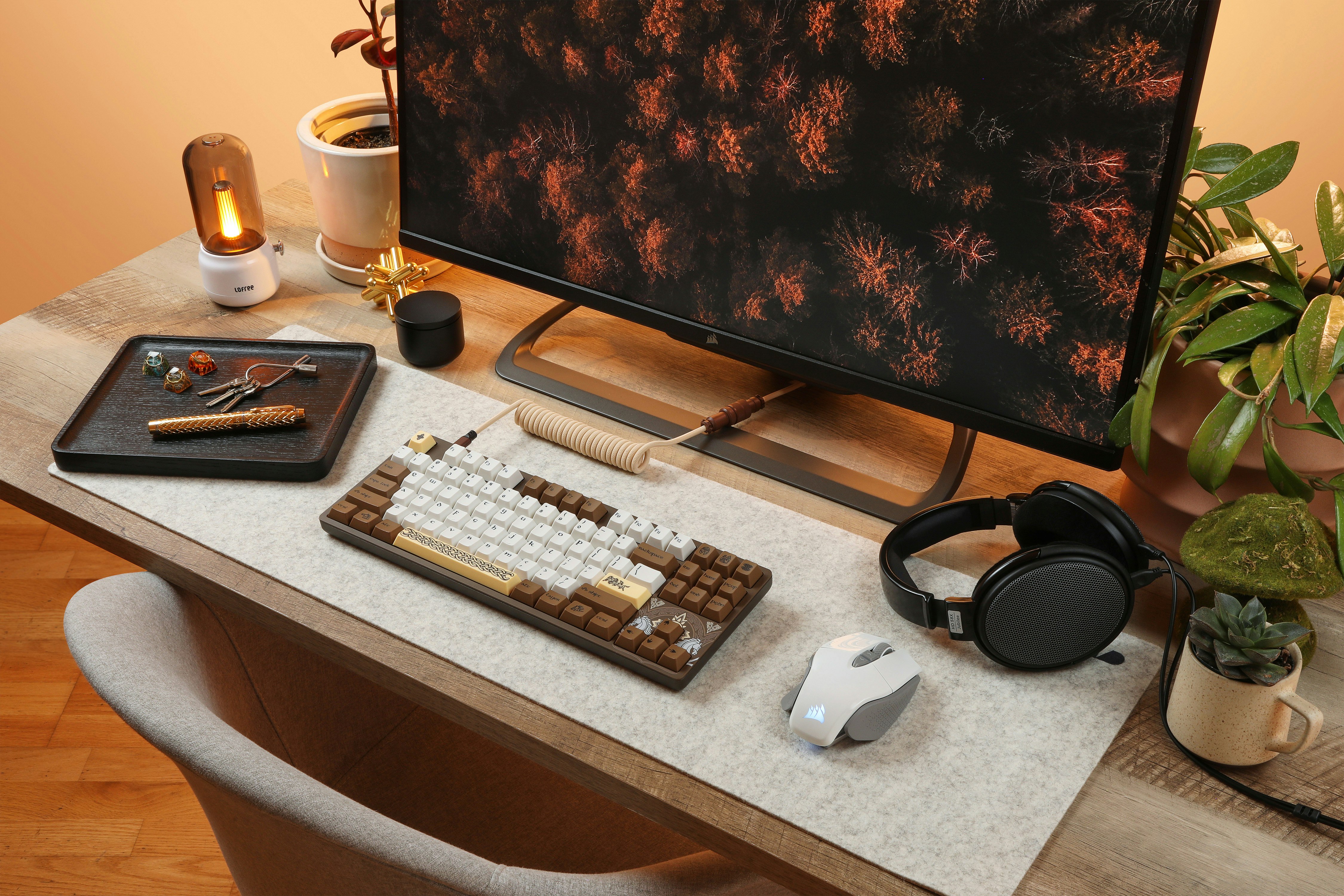 Drop + The Lord of the Rings™ Rohan™ Keyboard - Aldburg